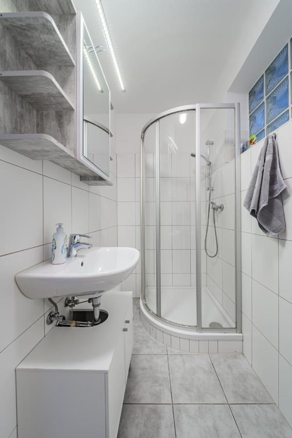 Modernes Appartement Nahe U-Bahn Und Schoenbrunn Vienne Extérieur photo